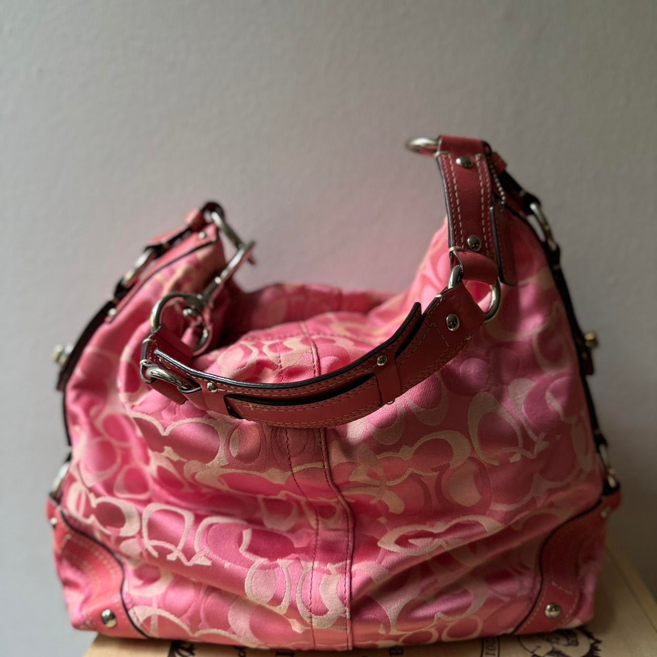 Coach Pink Optics Large Carly
Hobo Bag Signature Print F13981