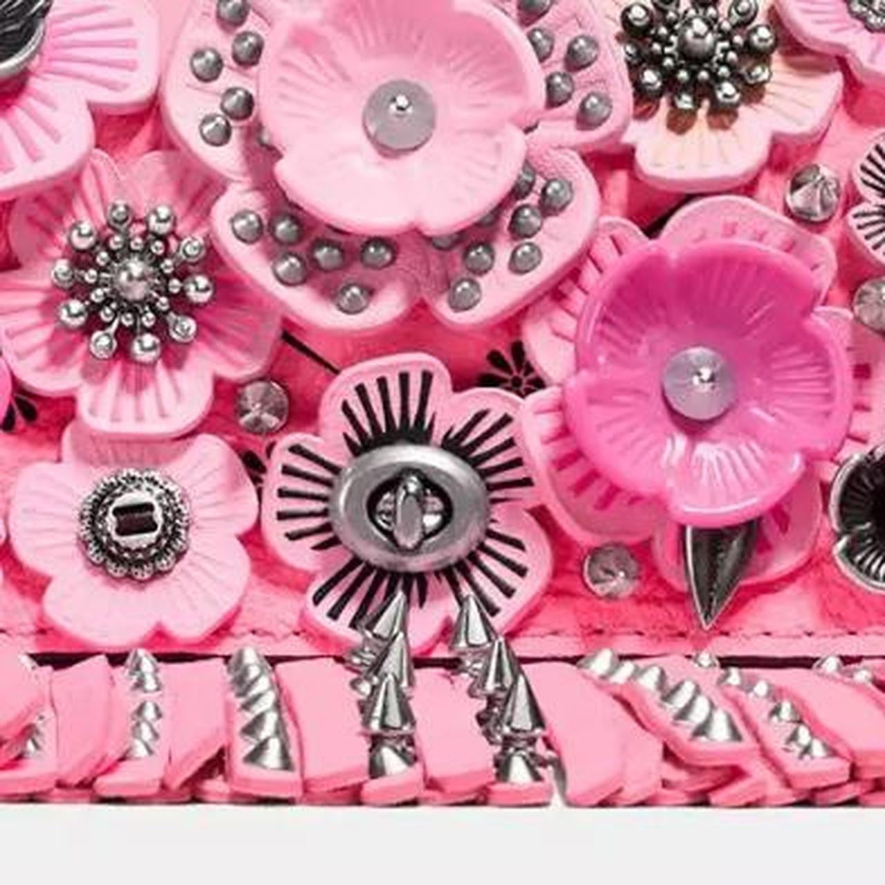 NWT COACH Flower Shoulder Chain Wallet 175 Dinkier Pebble Leather Collectable Tea Rose Pink
