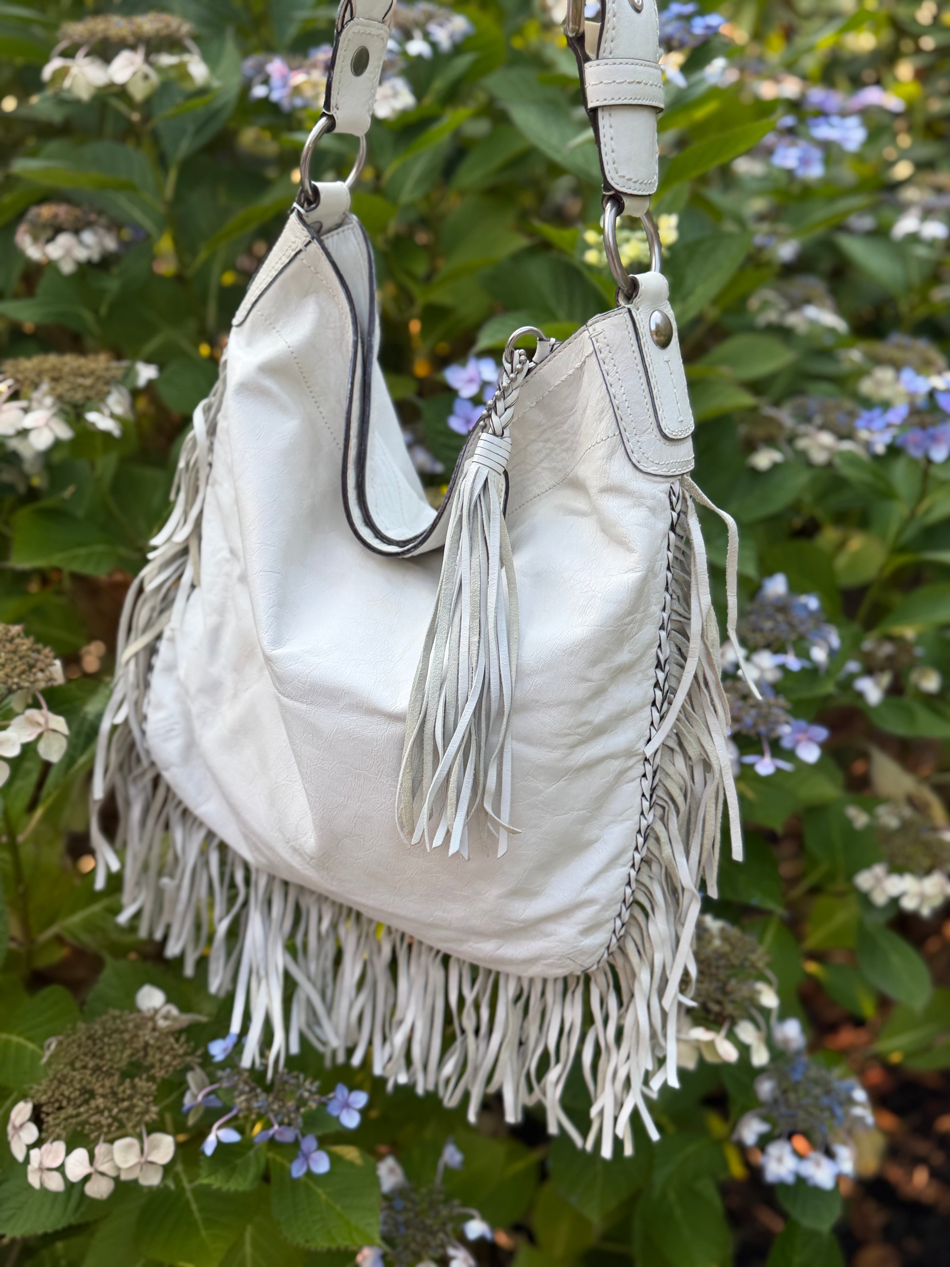 Rare Limited Coach Soho Fringe Kiki Hobo Shoulder Hobo Bag  Leather 11913 White