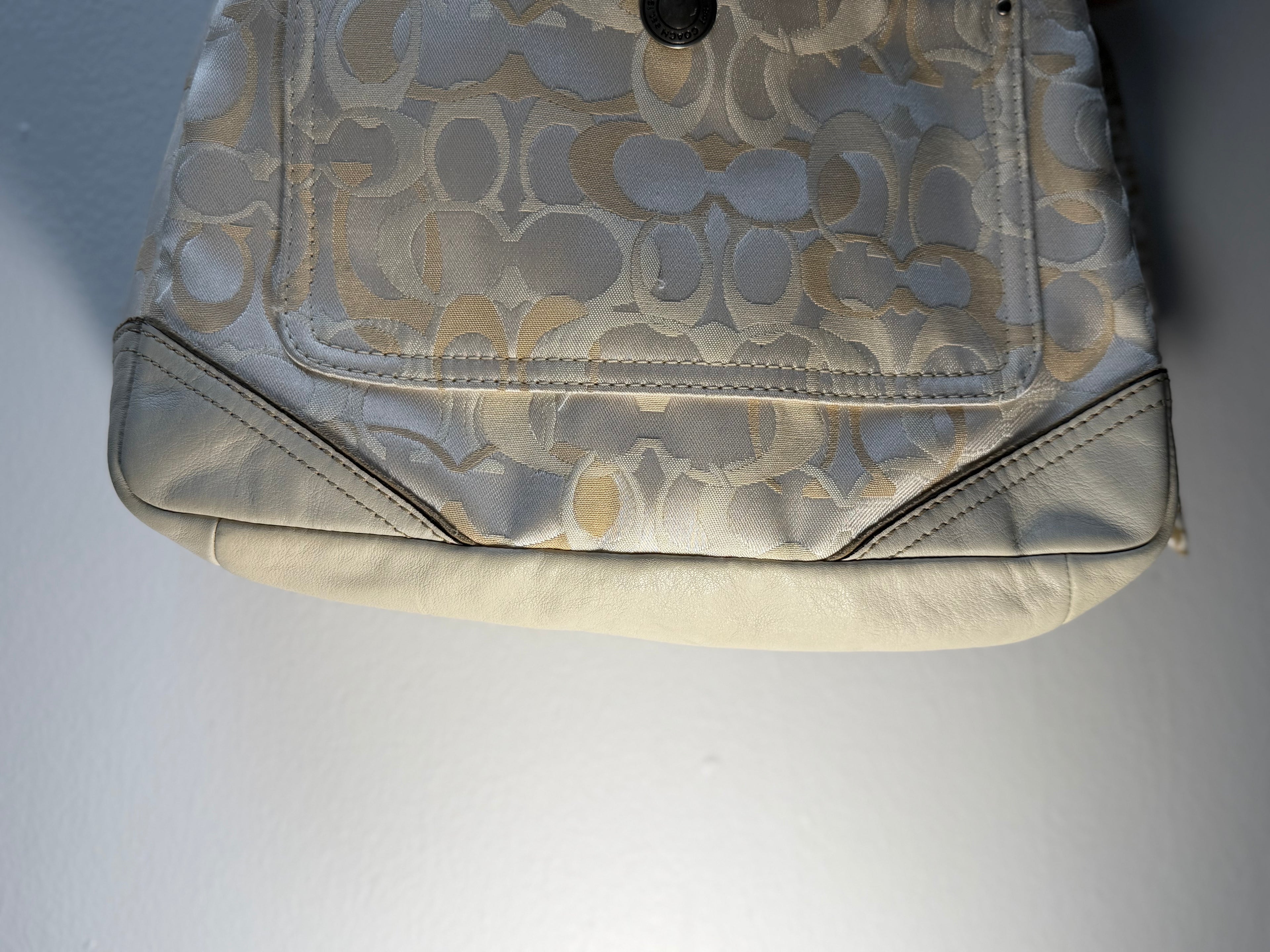 Coach Chelsea Optic White 10143 Signature Shoulder Bag