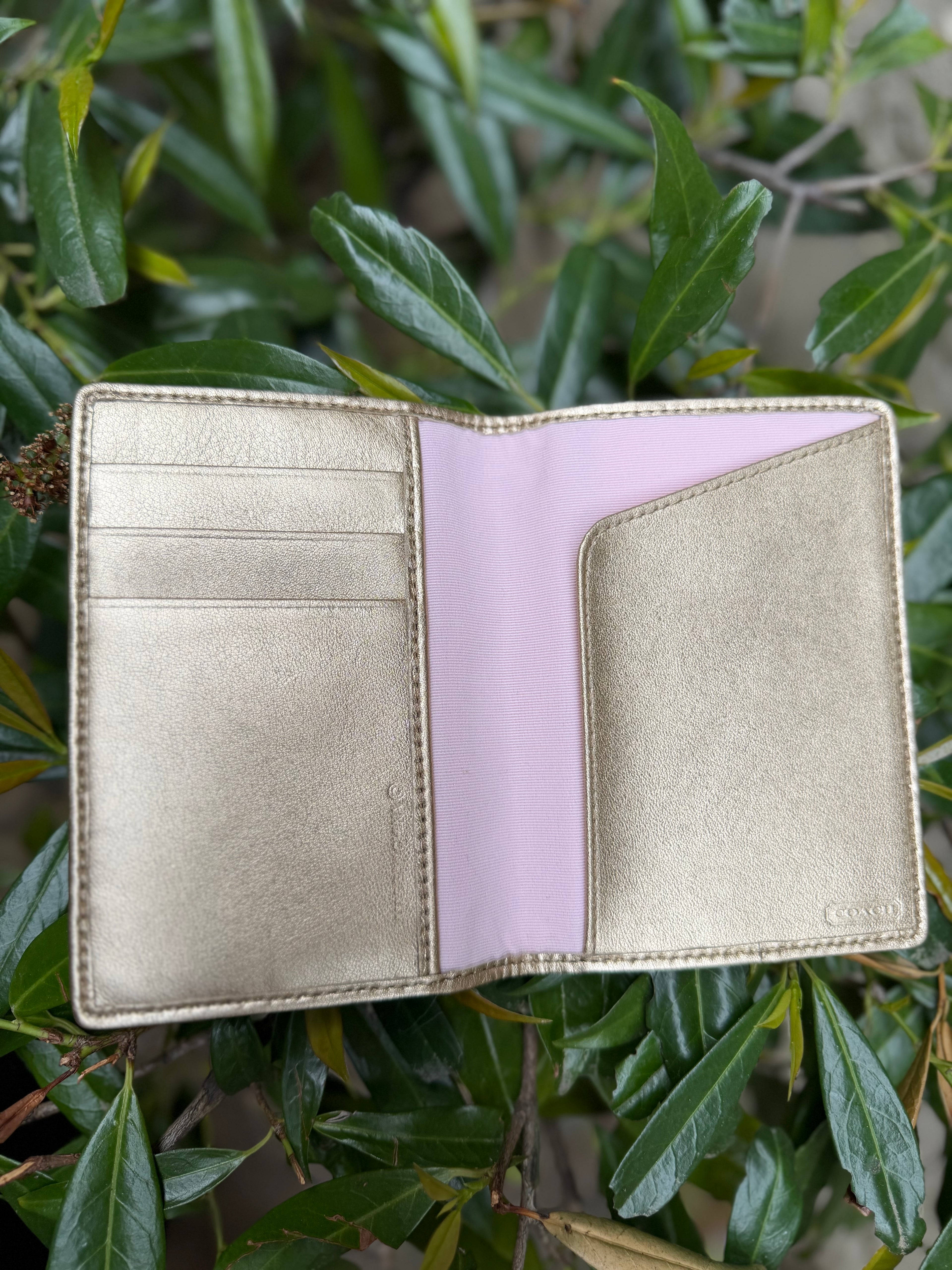 Coach Passport Holder Jacquard signature Gold Trim