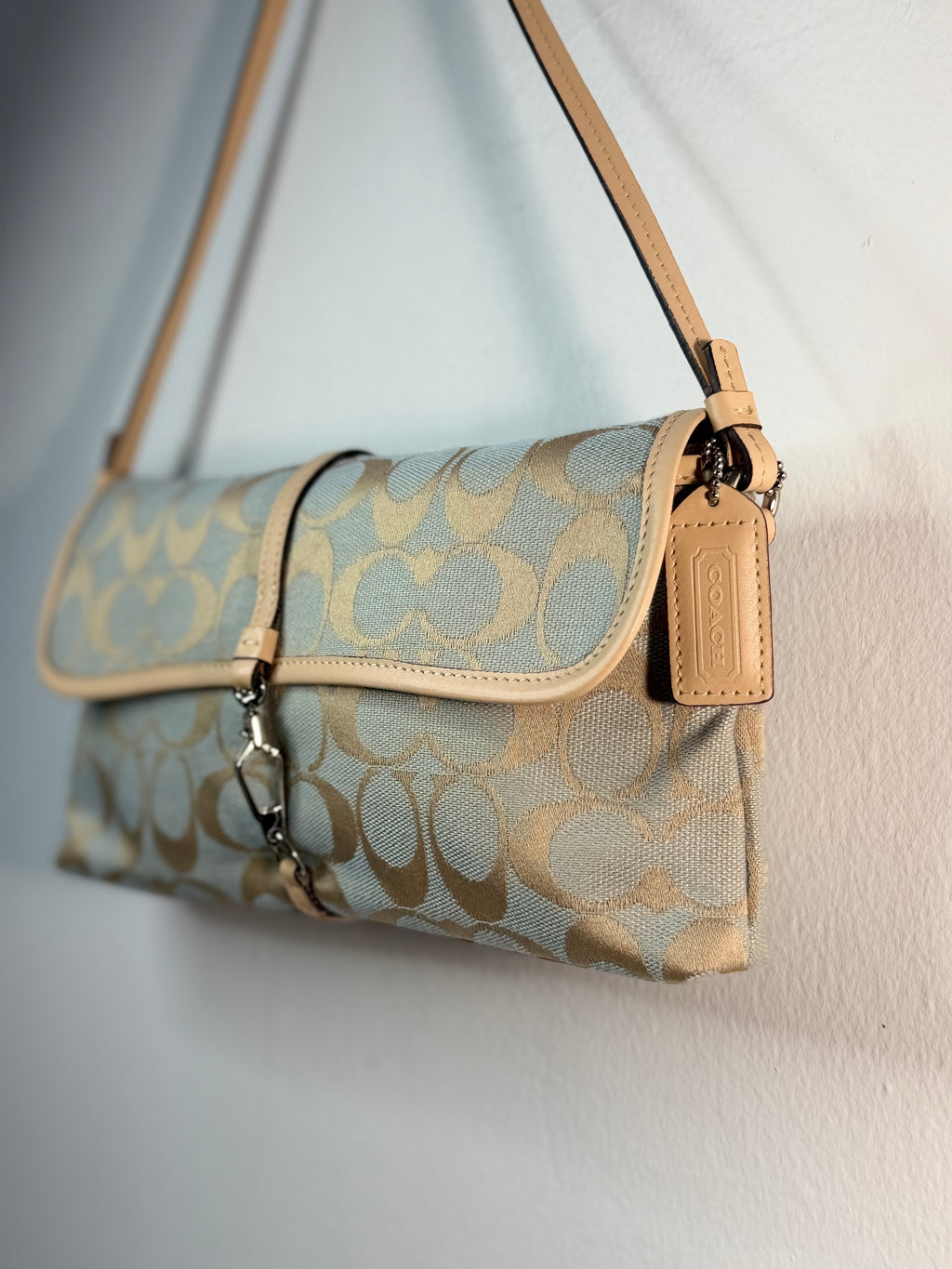 Coach 6348 Signature Hampton Baguette Shoulder Bag Vachetta leather