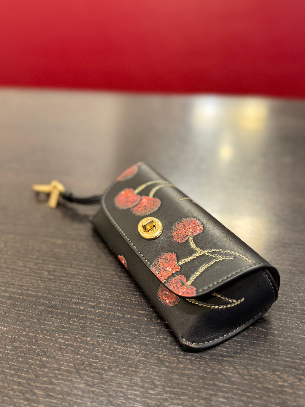 Coach Sunglass Case With Cherry Print CDD74 smooth leather/Gold/Black Multi