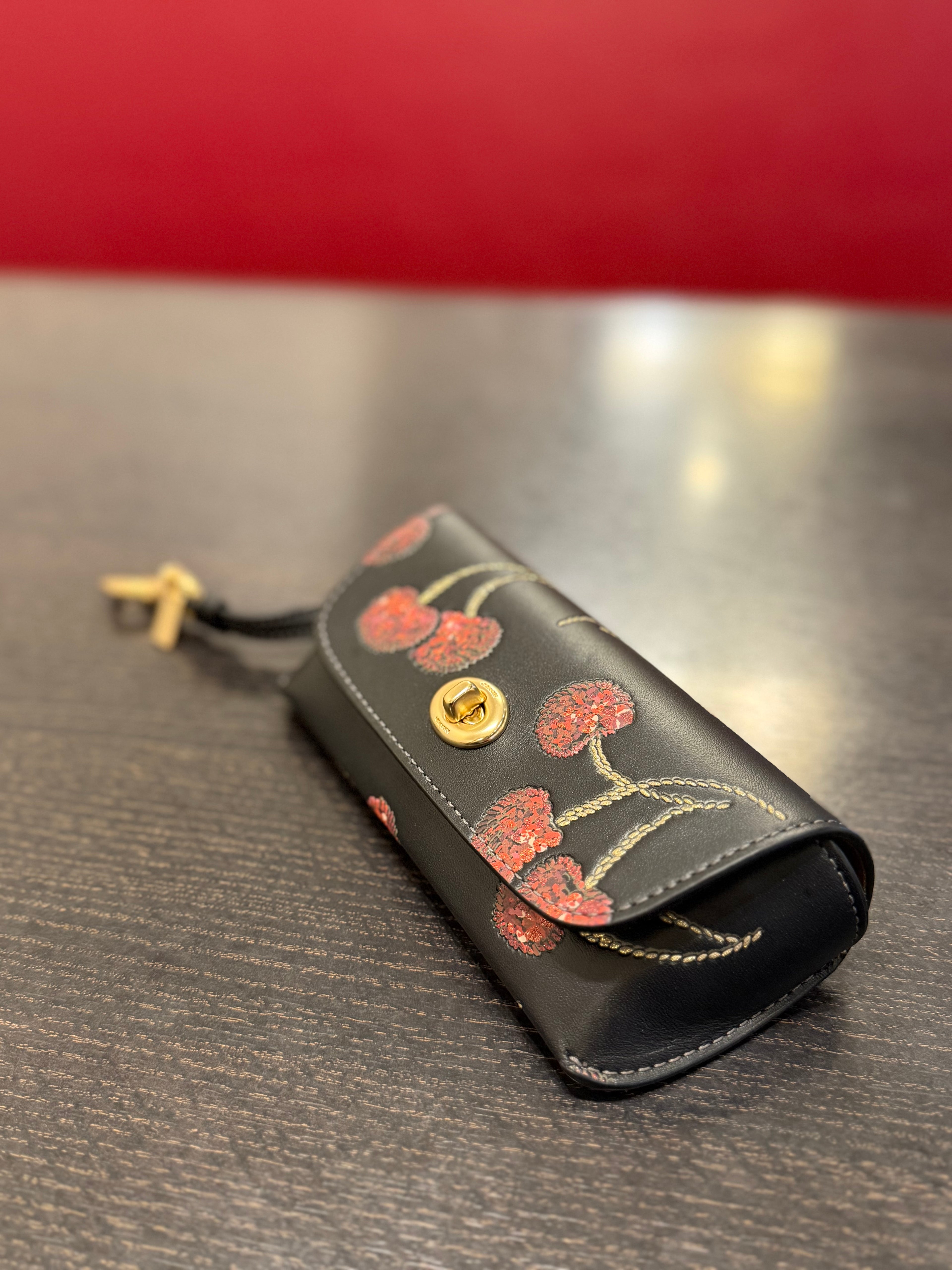 Coach Sunglass Case With Cherry Print CDD74 smooth leather/Gold/Black Multi