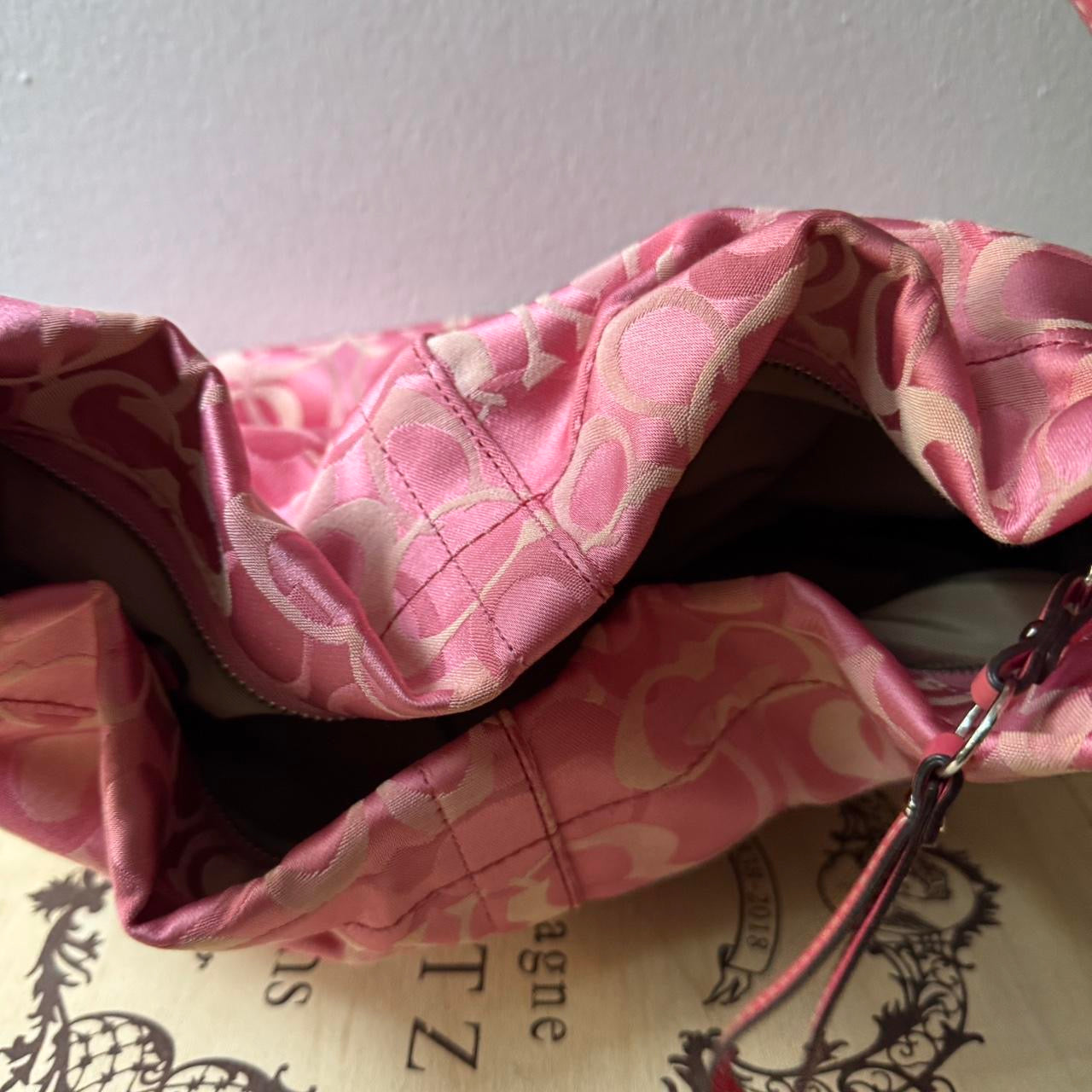 Coach Pink Optics Large Carly
Hobo Bag Signature Print F13981