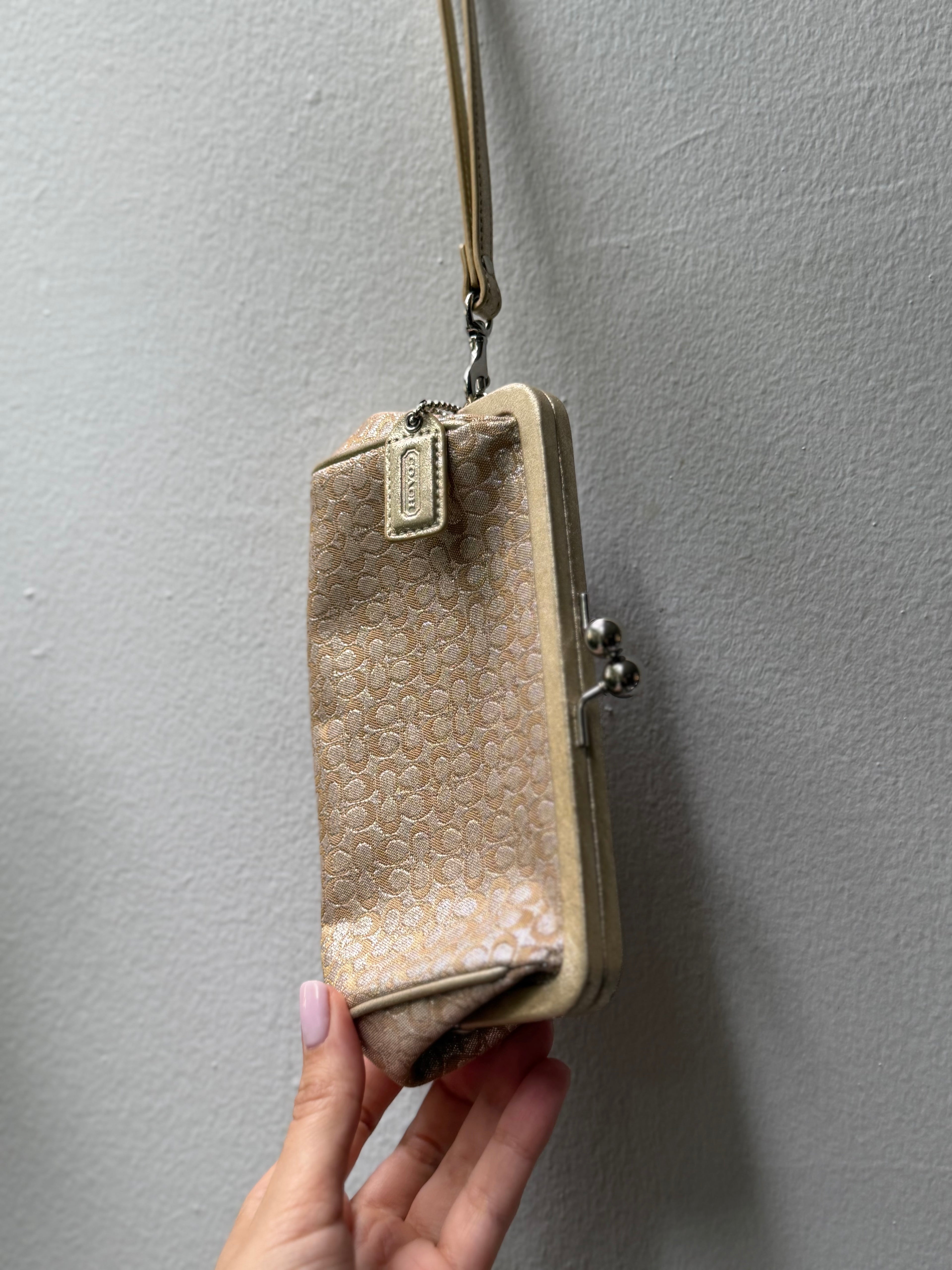 Coach Optic Signature Limited Kiss Lock
