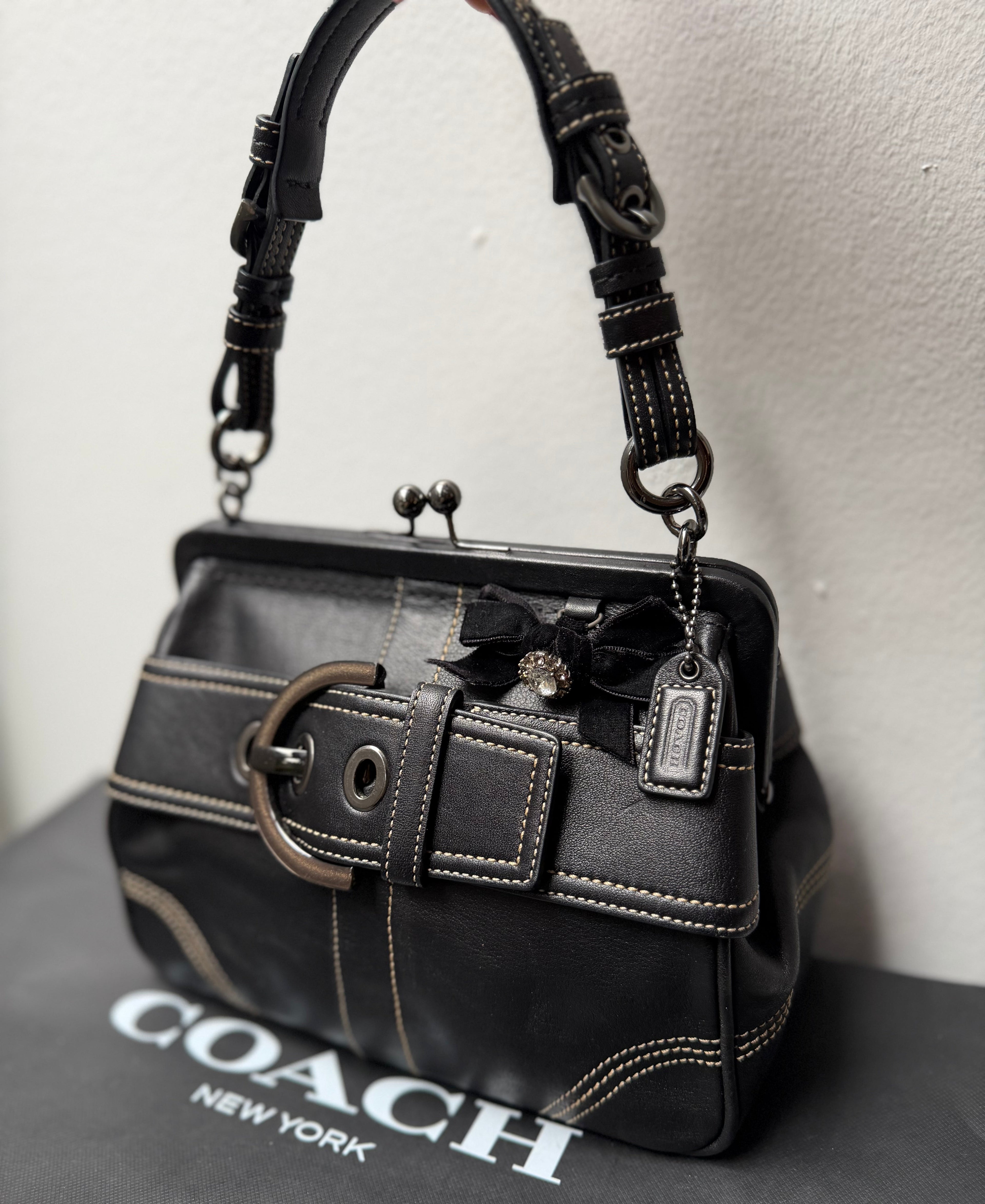 Coach Soho Kiss Lock 8A12