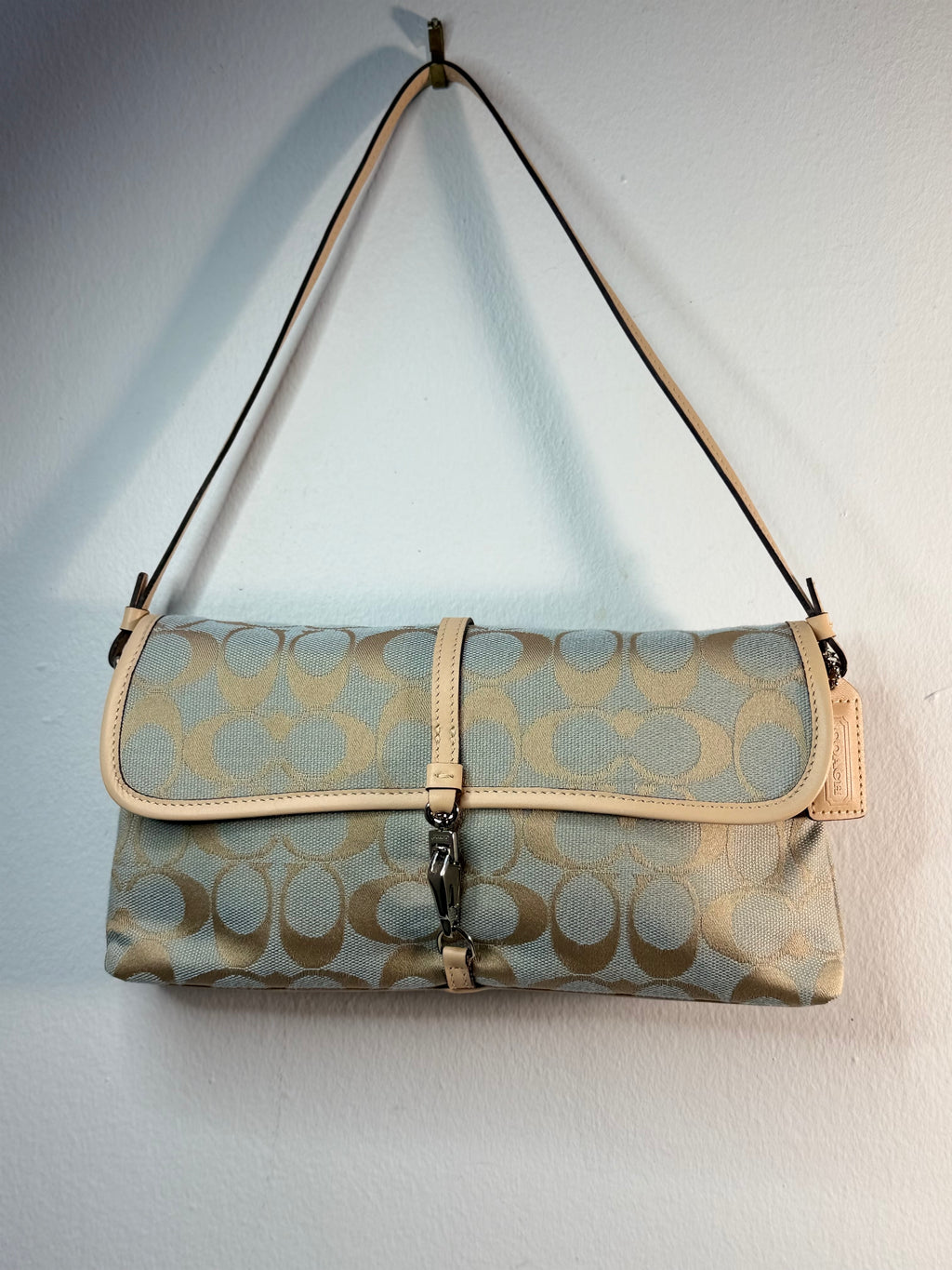 Coach 6348 Signature Hampton Baguette Shoulder Bag Vachetta leather