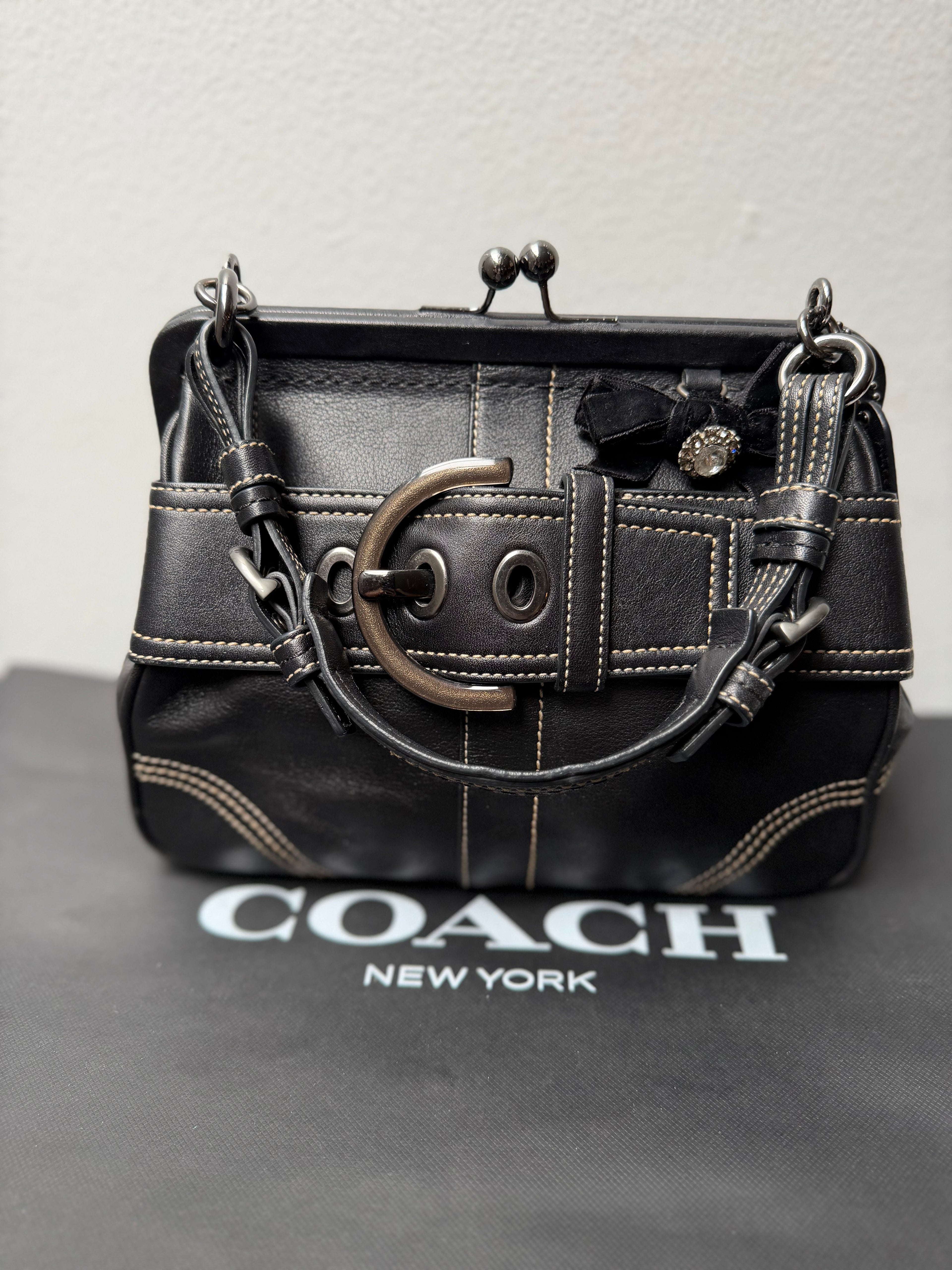 Coach Soho Kiss Lock 8A12