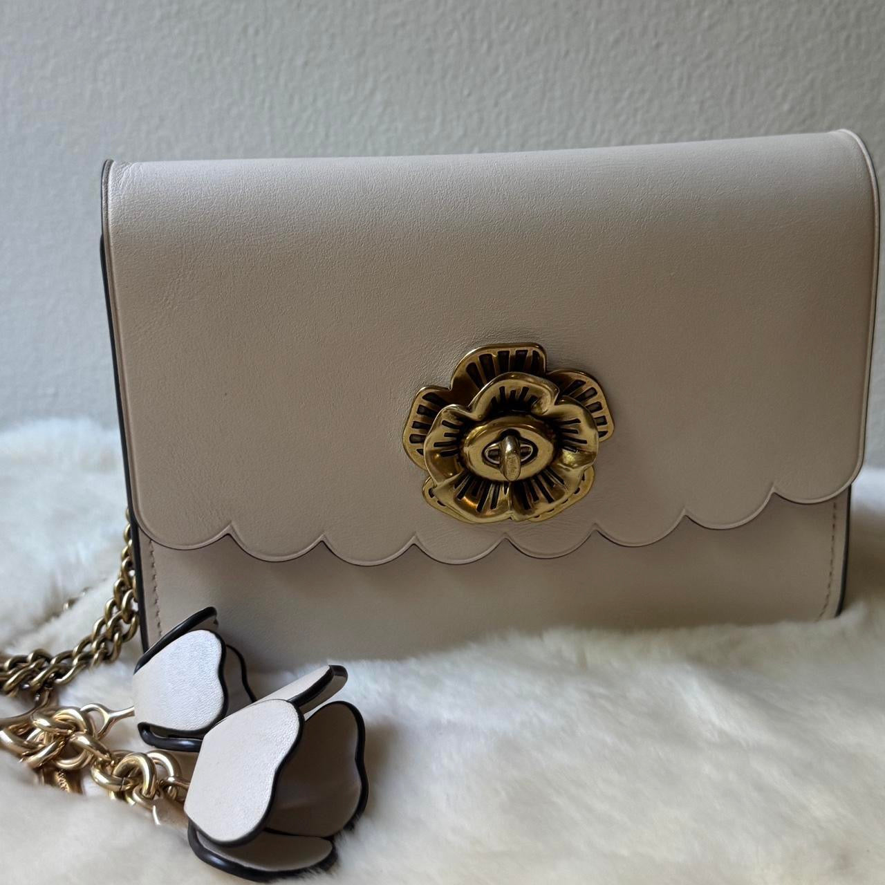 Coach Bowery Crossbody With Tea Rose Turnlock