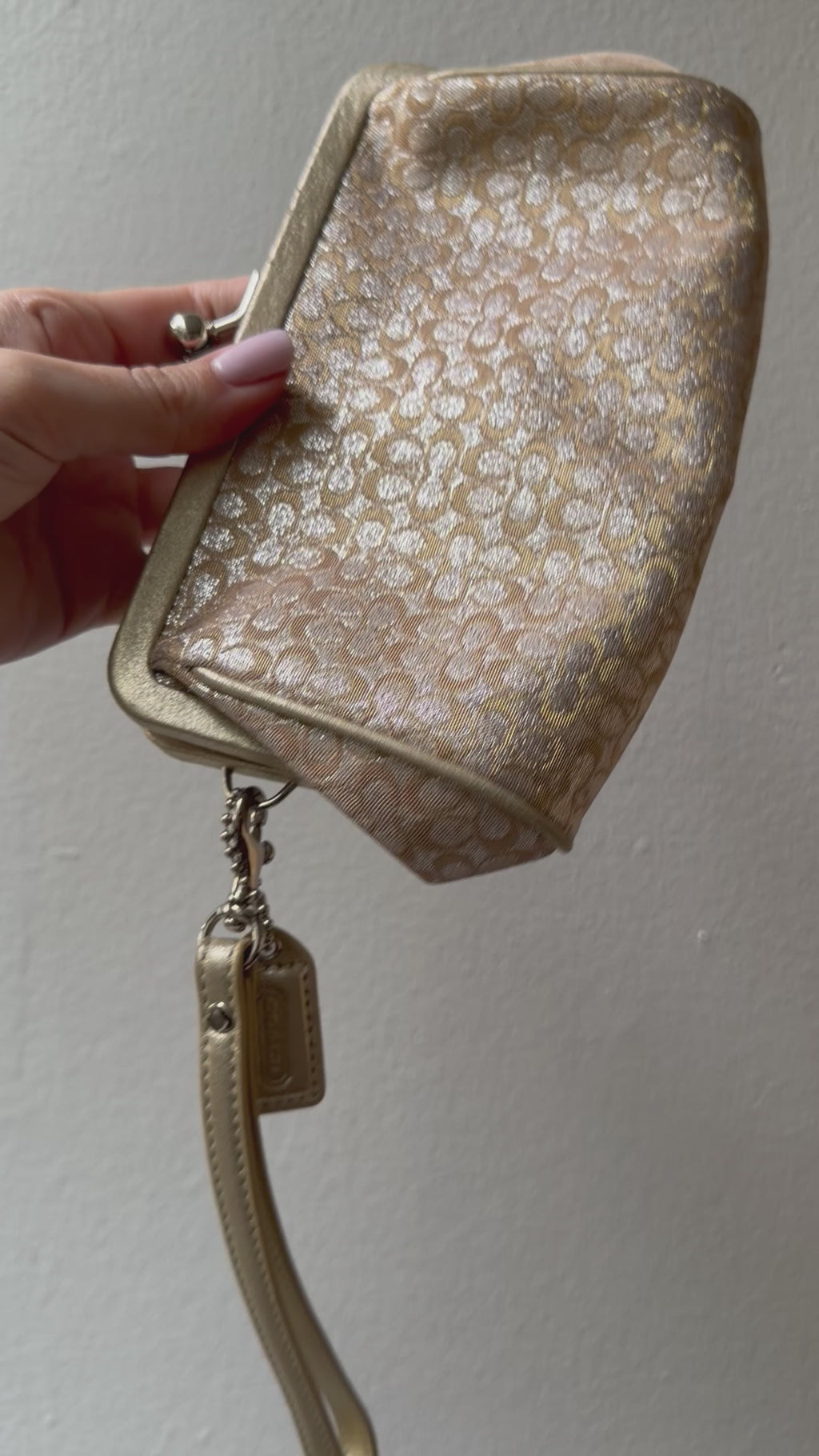 Coach Optic Signature Limited Kiss Lock